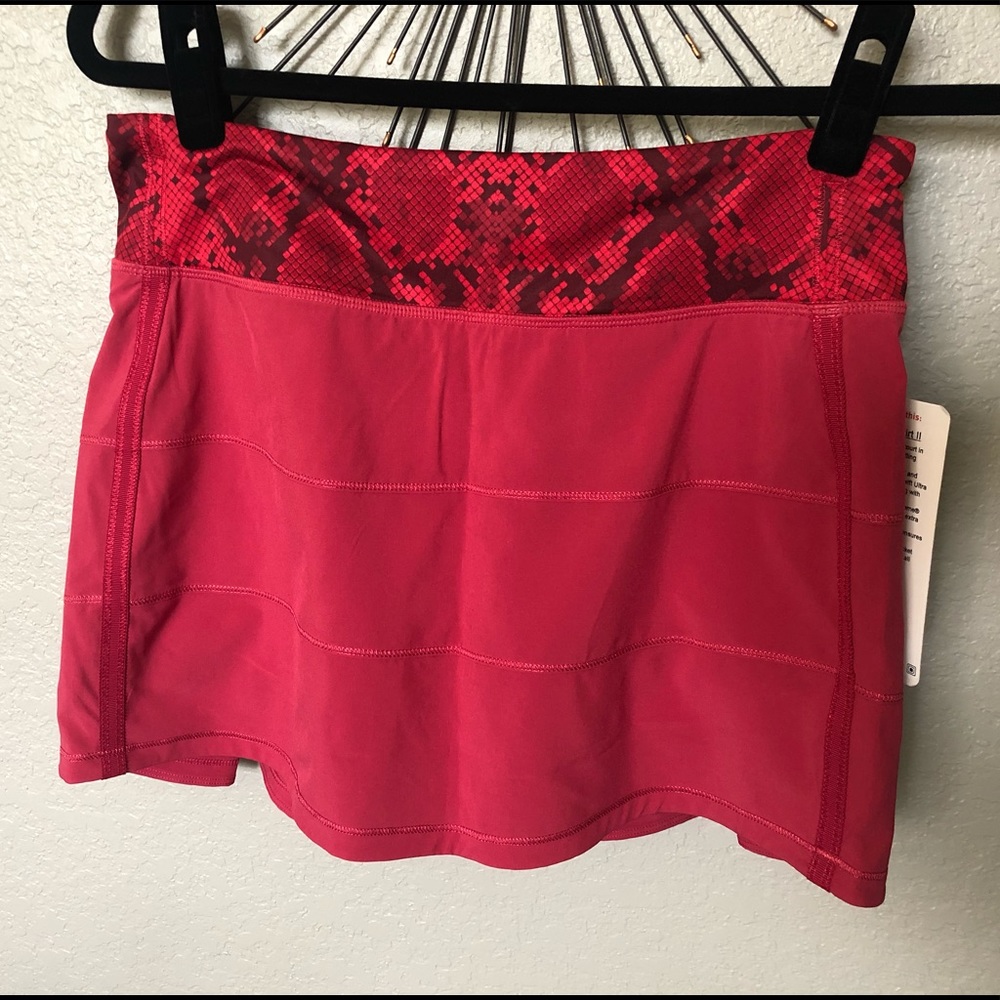 NWT Lululemon Red Snake Pace Rival Skirt sz 6 Tall